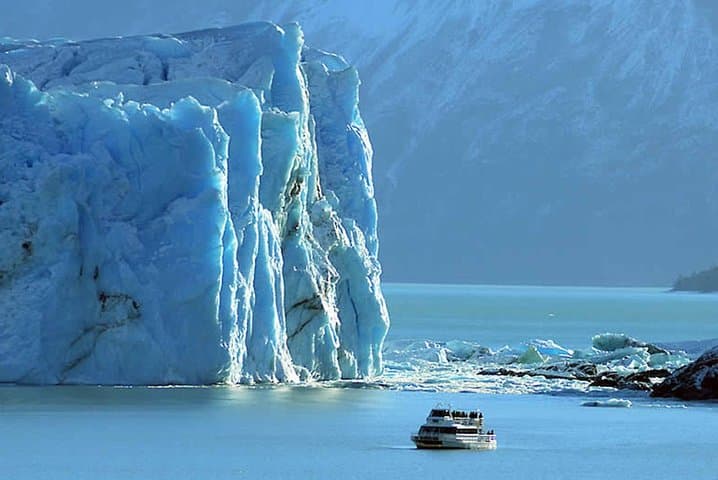 Perito Moreno Glacier Walkways and Boat Navigation from El Calafate