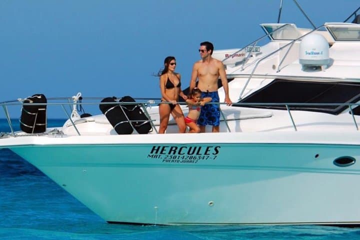Cancún Yacht Rental: SeaRay 46ft Private Charter in Caribbean Blue photo 4
