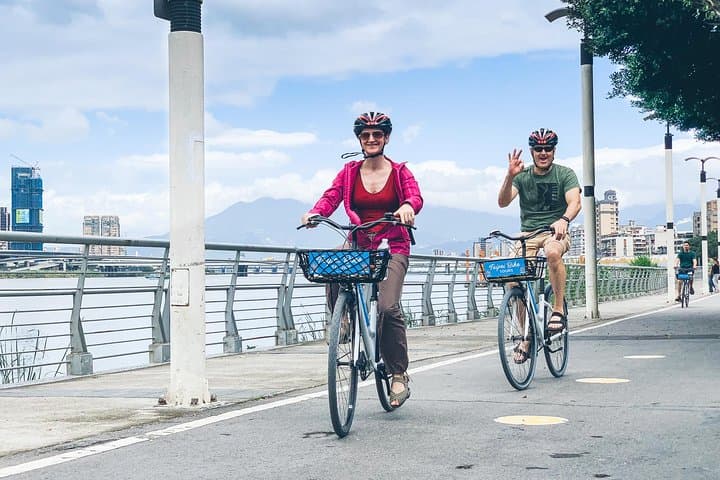 Taipei Morning Cycling Tour: 4-Hour City Ride with Breakfast photo 2