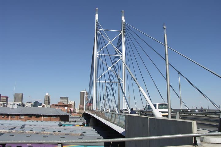 Johannesburg Experience: Apartheid Museum, Constitution Hill & City Highlights