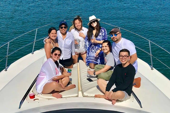 Private Yacht Cruise in Jupiter: Sun, Sandbars & Lighthouse Views photo 4