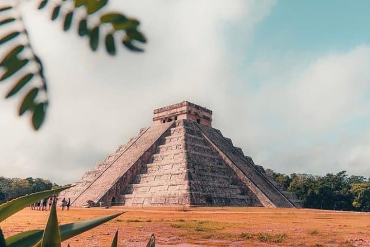 Chichen Itza VIP Full-Day: Pyramid, Cenote Swim & Valladolid Cultural Tour photo 4