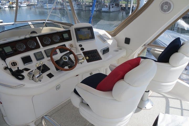 Private Yacht Cruise in Jupiter: Sun, Sandbars & Lighthouse Views photo 5
