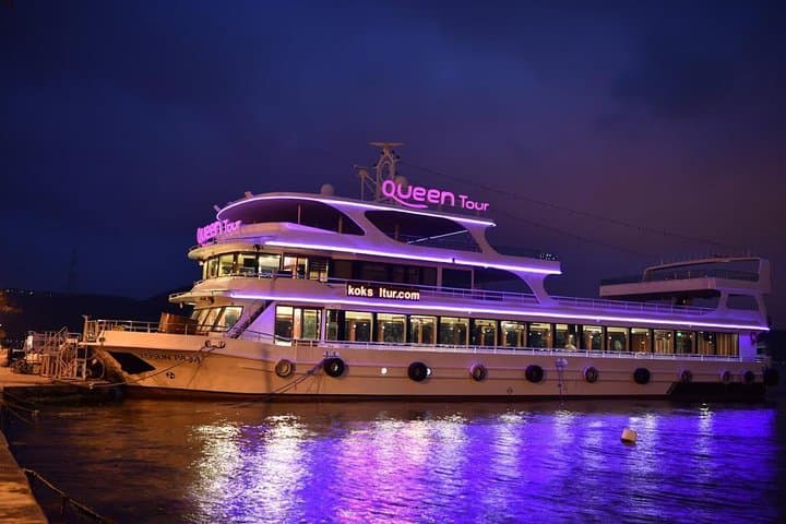 Bosphorus Dinner Cruise: Night Show, Whirling Dervishes & Istanbul Sights