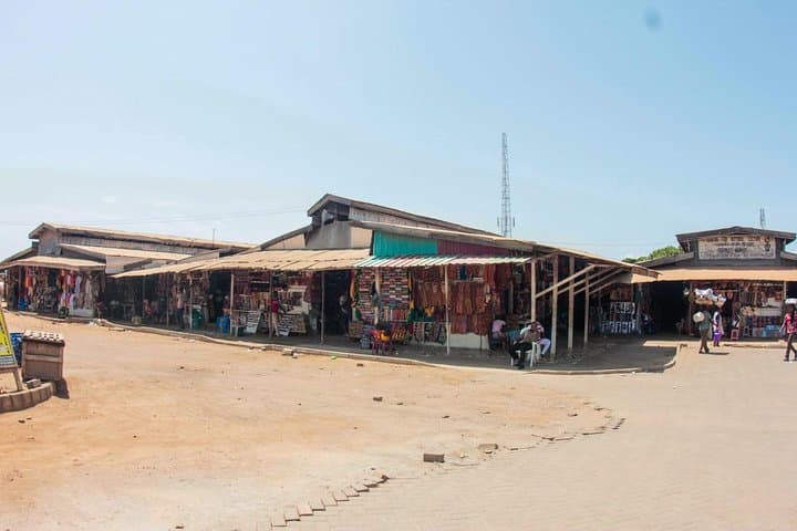Accra Shopping Experience Tour: Bargains, Shea Butter & Local Crafts photo 6