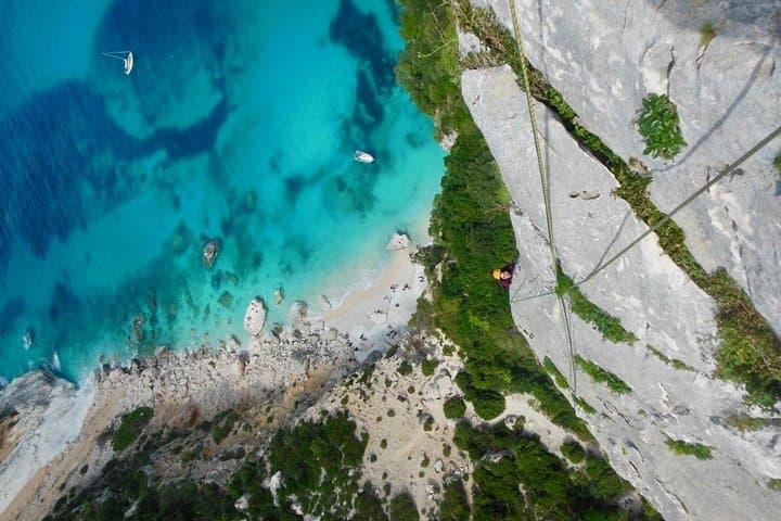 Climb Aguglia di Goloritzè: Via Lunga Multipitch on Sardinia’s Sea Needle