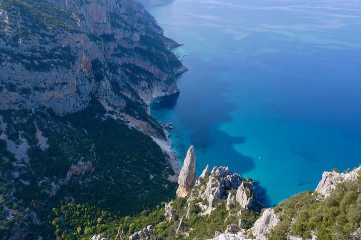 Climb Aguglia di Goloritzè: Via Lunga Multipitch on Sardinia’s Sea Needle photo 4