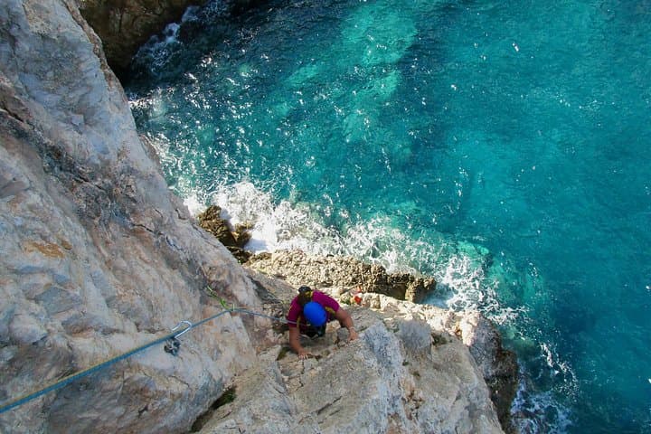 Climb Pedra Longa: Via Lunga Multipitch on Sardinia's Baunei Coast photo 2