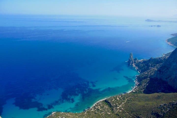 Climb Pedra Longa: Via Lunga Multipitch on Sardinia's Baunei Coast photo 4
