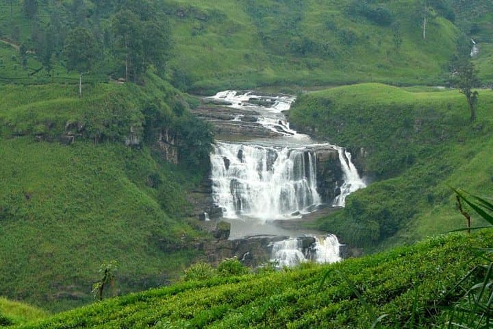 Waterfall Hunt from Kandy: Ramboda, St. Clair's & Kadiyanlena Day Tour photo 3