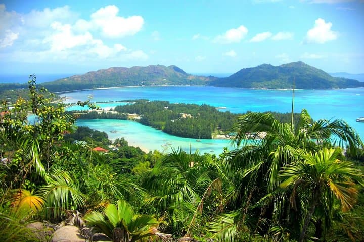 Fond Ferdinand Trail Tour — Praslin 2 km Hike to 360° View & Coco de Mer