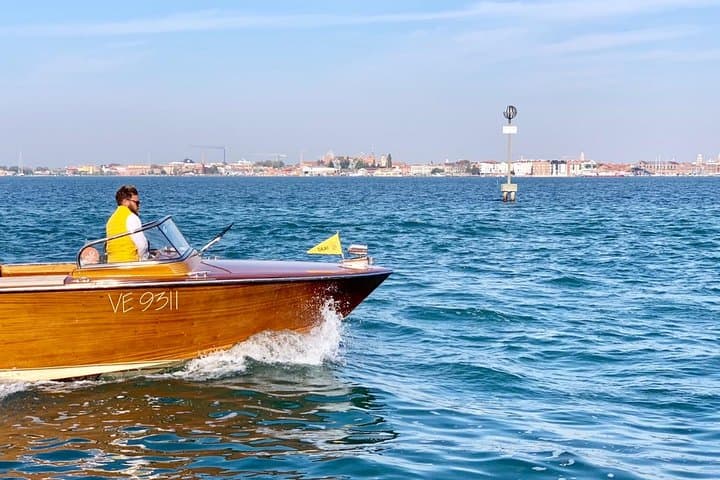 Grand Canal & Murano Shared Boat Tour from Piazzale Roma: 2‑Hour Venice Cruise and Glass Factory Visit photo 5