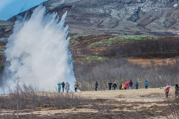 Private Luxury Golden Circle Tour: Gullfoss, Geysir & Þingvellir in One Day photo 5