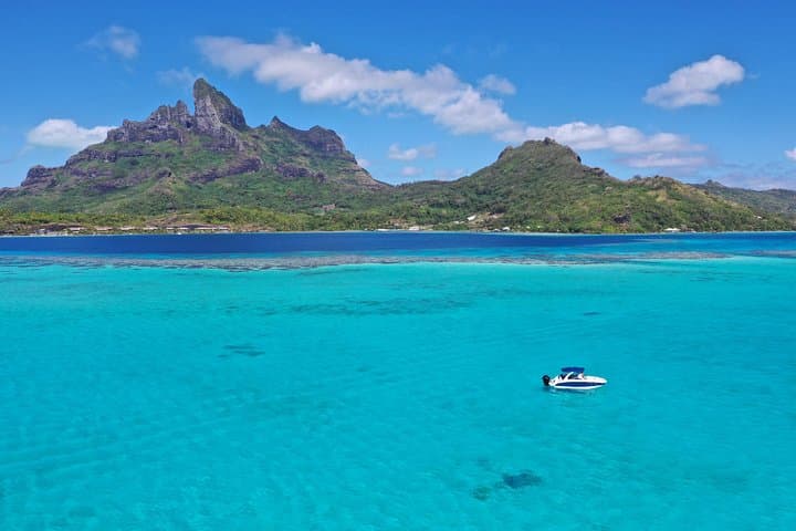 Bora Bora Luxury Private Half-Day Snorkeling Tour: Mantas, Coral Gardens & Eagle Rays