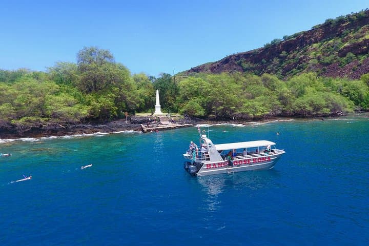 Explore Kealakekua Bay: Snorkeling Adventure & History on a Power Catamaran photo 3