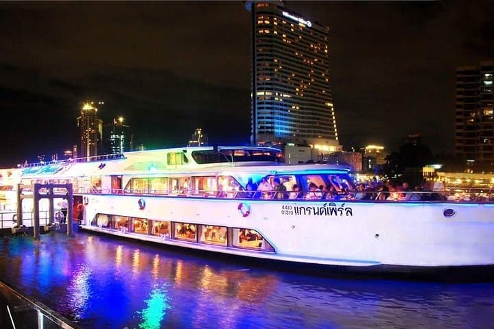 Bangkok Grand Pearl Dinner Cruise on the Chao Phraya: Nighttime Buffet and Temple Views photo 4