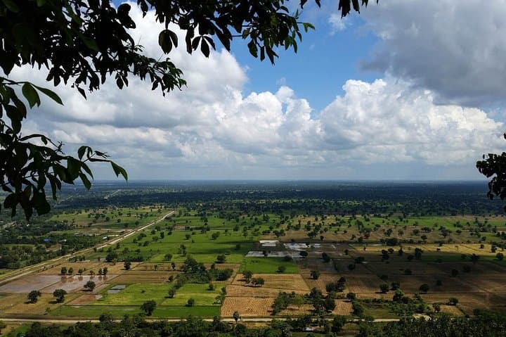 Siem Reap to Battambang Private Day Trip: Bamboo Train, Bat Caves & Rural Cambodia photo 2
