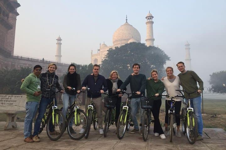 Early-Morning Bicycle Tour of Agra: Markets, Temples & Villages