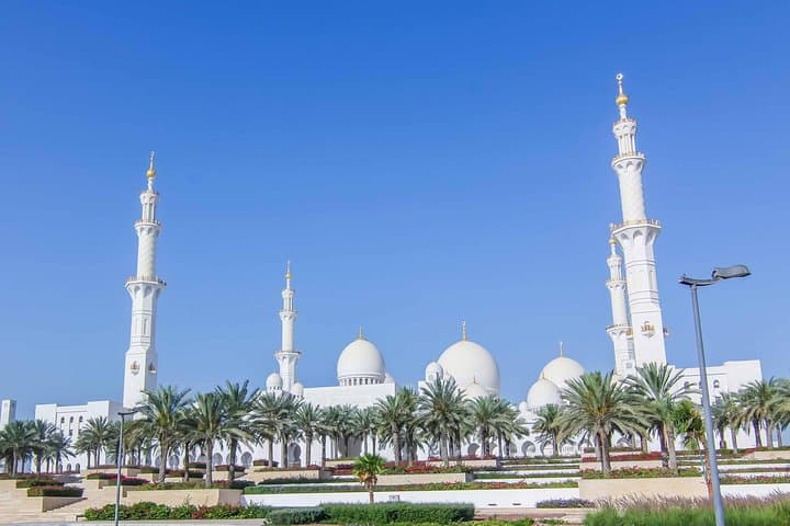 abu-dhabi-louvre-and-sheikh-zayed-grand-mosque-highlights-with-5-star-lunch photo 3