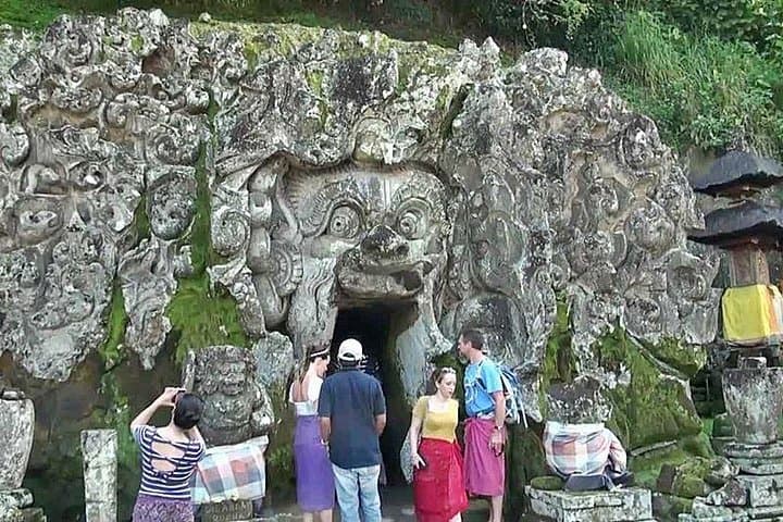 Ubud Artisan Village Day Tour: Private All-Inclusive Cultural Loop photo 6