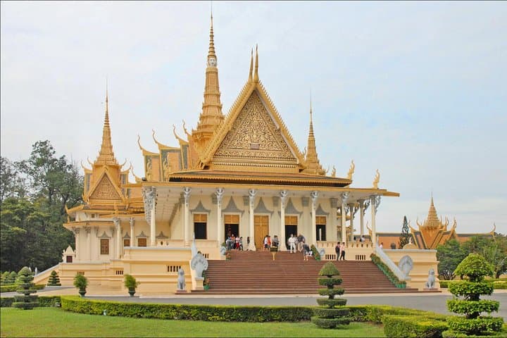 Phnom Penh Full-Day Private Tour: Royal Palace, Tuol Sleng & Killing Fields photo 4