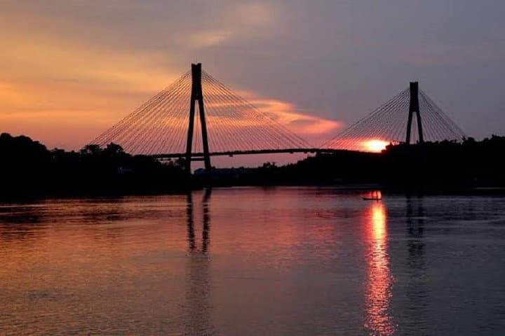 Explore Batam Your Way: Private Full-Day Tour with English-Speaking Driver
