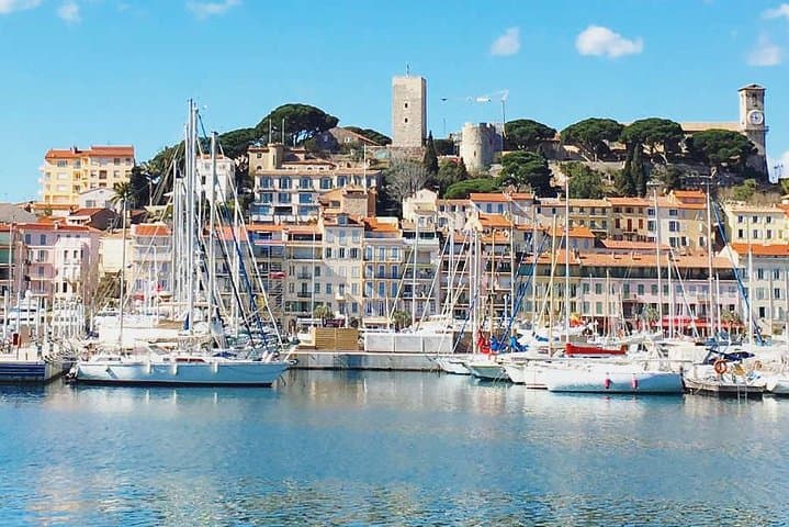 Cannes E‑Bike Tour: Le Suquet, La Croisette & Palm Beach in 2 Hours photo 5