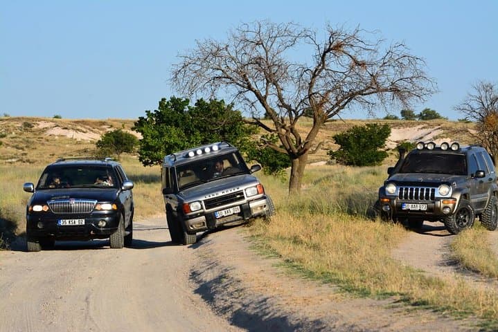 Sunset Jeep Safari in Cappadocia: Ortahisar & Göreme Panorama