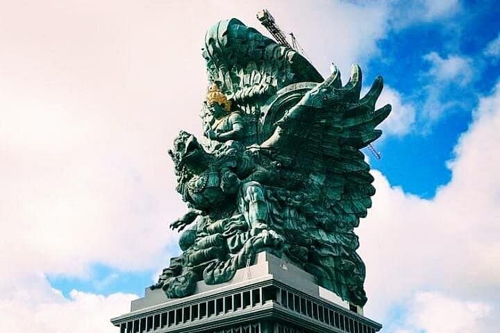 South Bali Beaches Day Tour: Uluwatu, Padang Padang & Jimbaran photo 4