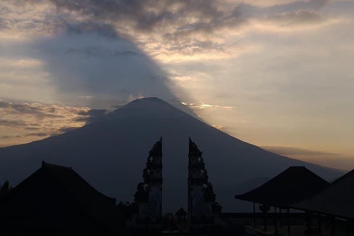 Spectacular Eastern Bali Tour: Lempuyang Gate, Tirta Gangga & Tegalalang Rice Terraces