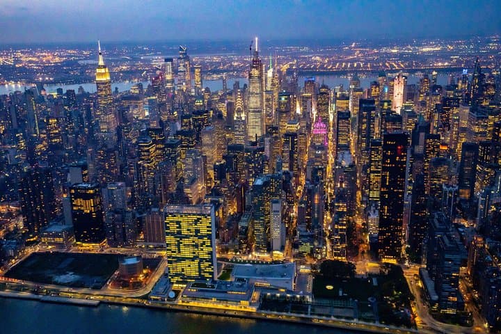 Private NYC Helicopter Tour from Westchester: Sunset Couples Flight photo 4