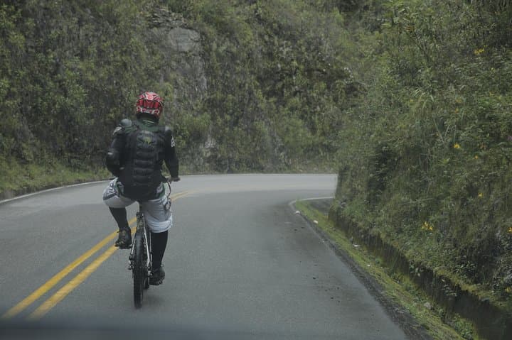 4-Day Inca Jungle Trek to Machu Picchu: Bikes, Rapids, Zipline & Hot Springs photo 2