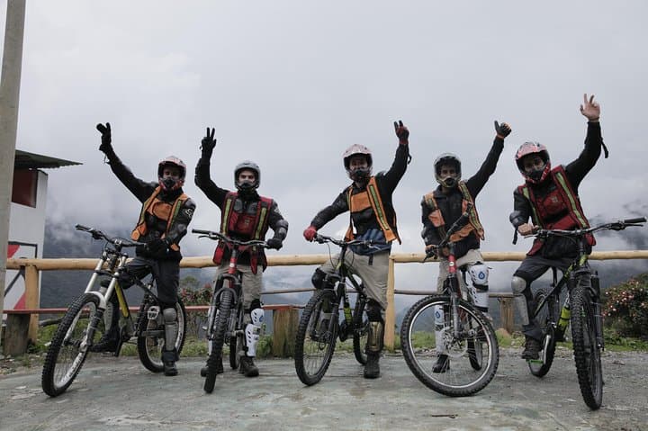 4-Day Inca Jungle Trek to Machu Picchu: Bikes, Rapids, Zipline & Hot Springs photo 4