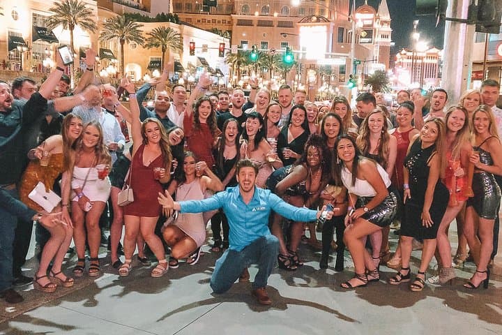 Las Vegas Club Crawl: Nightlife Party Bus Tour on the Strip photo 1