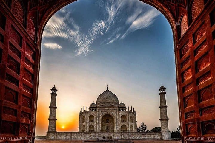 Sunrise at the Taj: Private Agra City Tour with Mehtab Bagh Sunset