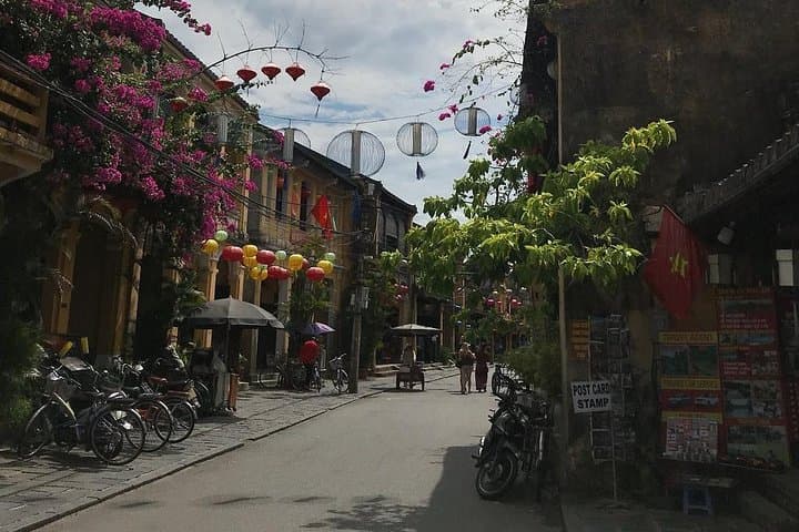 Lantern Making and Hoi An Walking Tour: Hands-On Craft & Ancient Town Highlights photo 3