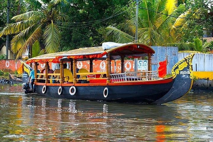 Kochi to Alappuzha Backwaters by Shikara: Chinese Nets & Village Cruise photo 1