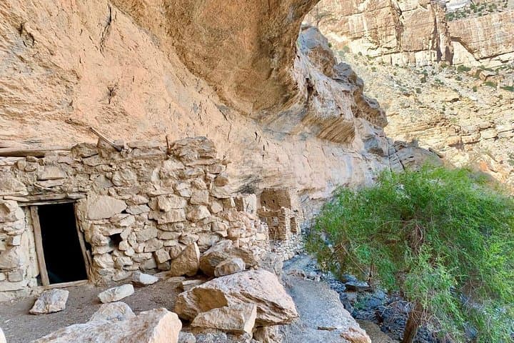 Balcony Walk on Jebel Shams: Hike Oman’s Grand Canyon Edge photo 4