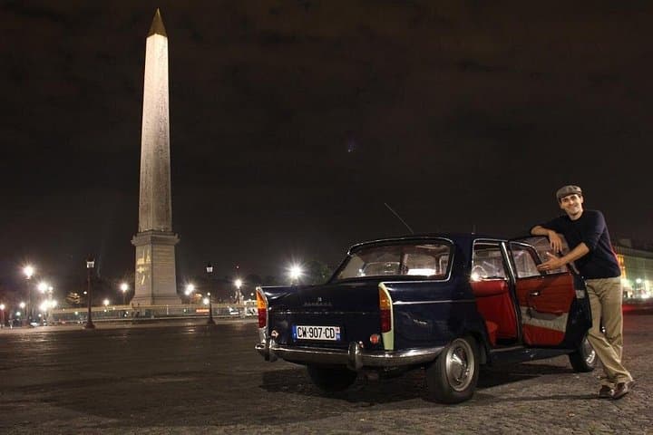 Paris Vintage Car Tour in a 1963 Peugeot 404 photo 1