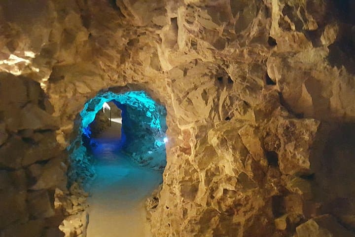 Descend into Grand Canyon Caverns: Route 66 & Crozier Canyon Tour photo 1