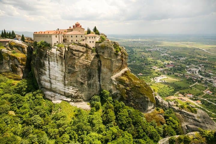Meteora Private Day Trip from Thessaloniki: Monasteries on Sky-High Rock Pillars