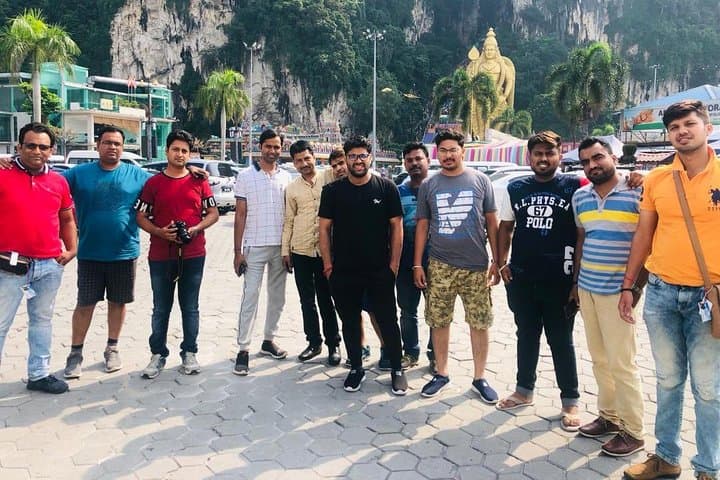 Kuala Lumpur Batu Caves & Suburbs Half-Day Tour: Temple Steps, Royal Selangor & Batik