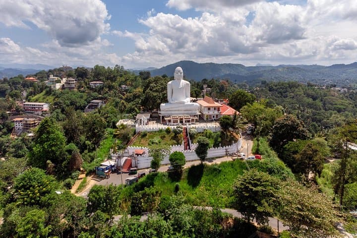 Sri Lanka 26-Day Cultural and Coastal Journey: Sigiriya, Hill Country & Beaches