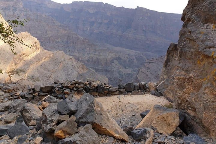 Balcony Walk on Jebel Shams: Hike Oman’s Grand Canyon Edge photo 5