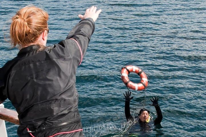PADI Rescue Diver Course in Nilaveli: Master Rescue Skills Off Trincomalee