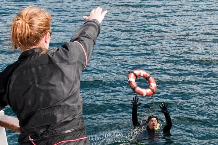 PADI Rescue Diver Course in Trincomalee: Master Dive Safety in Sri Lanka
