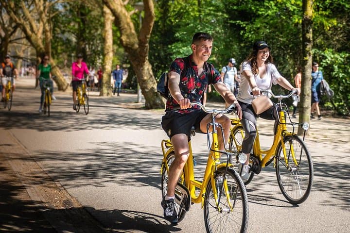 Amsterdam Small Group Bike Tour: 2-Hour Canal Belt Cycling Experience photo 2