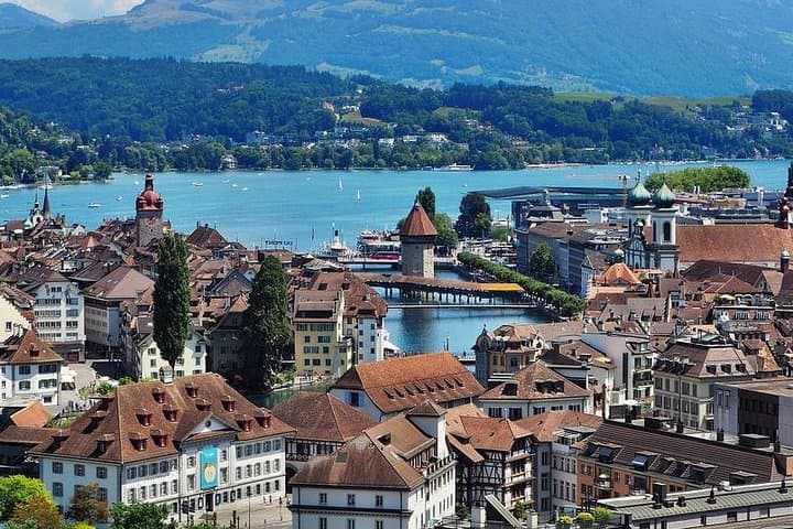 Lucerne Private 2-Hour Walking Tour — Chapel Bridge, Old Town & Lakefront Highlights photo 4