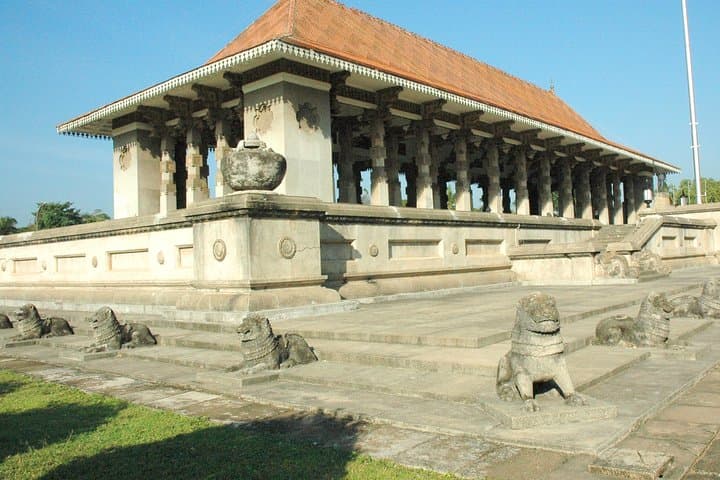 Colombo City Tour: Private 4–6 Hour Customizable Sightseeing by Car photo 4