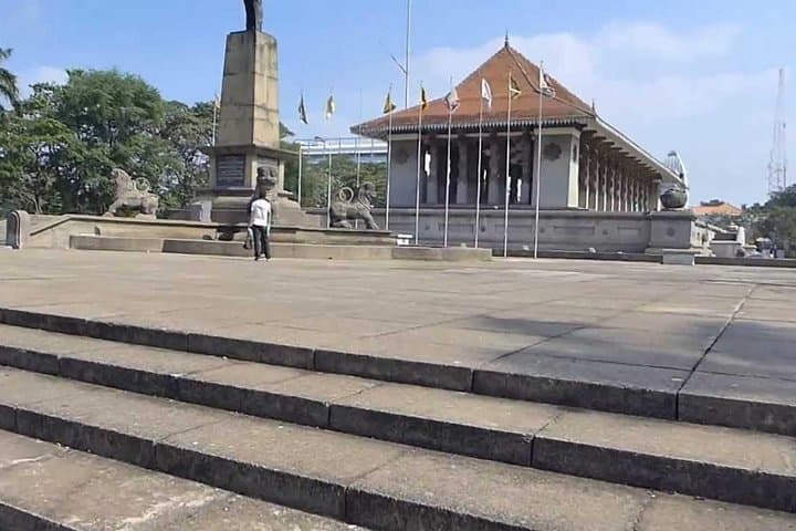 Colombo City Tour: Private 4–6 Hour Customizable Sightseeing by Car photo 5